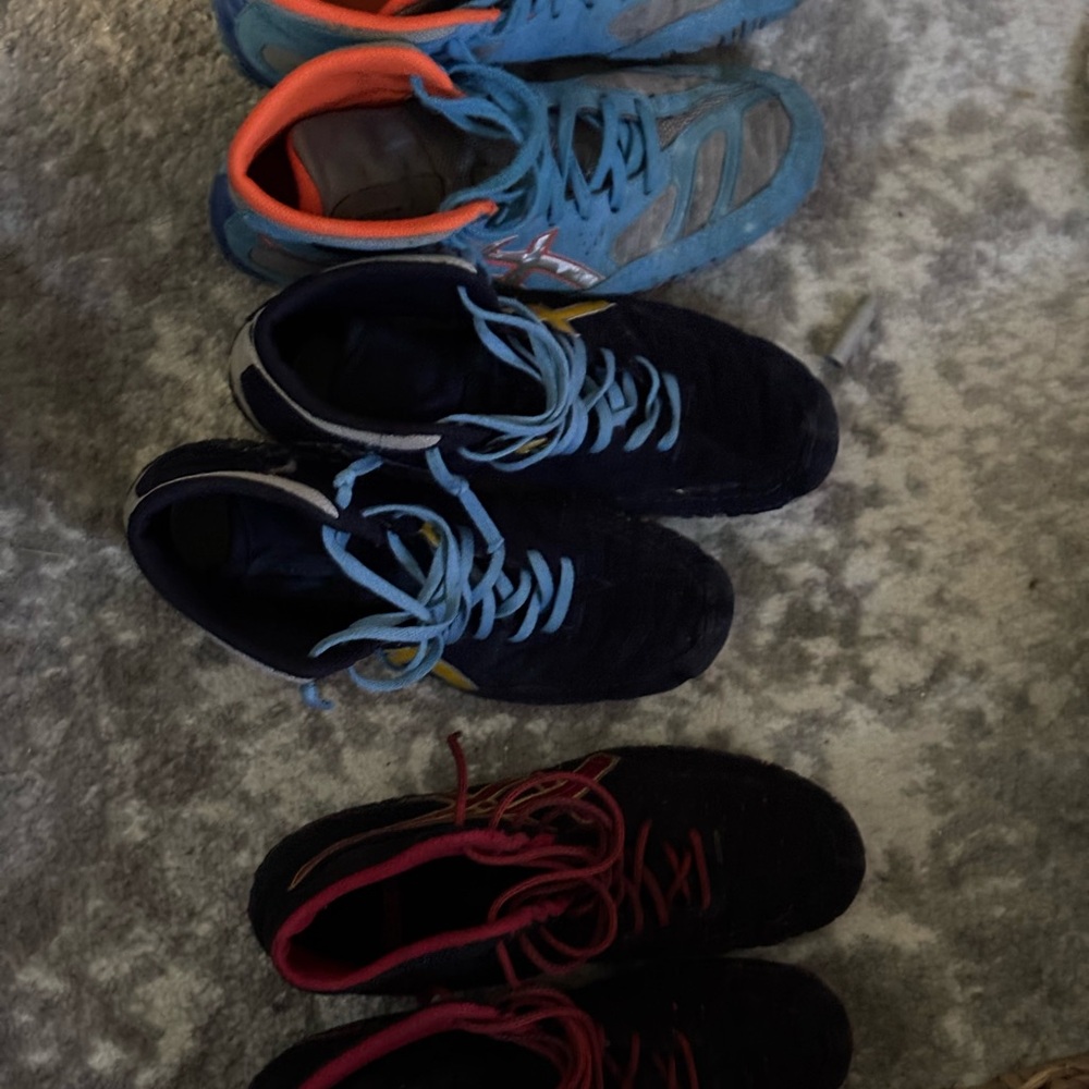 ASICS aggressors black red ,baby blue ,autograph,by, Troy Letters NCAA champion